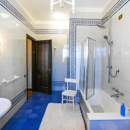 5 Bedroom In Di Comp, Holiday home