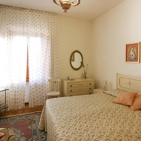 5 Bedroom In Di Comp,