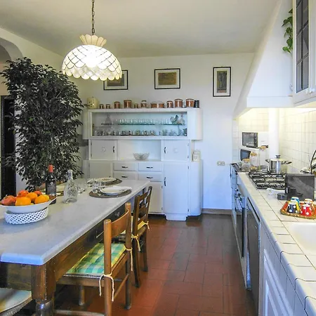5 Bedroom In Di Comp, Дом отдыха Castelvecchio (Pisa)