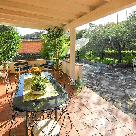 Dom wakacyjny 5 Bedroom In Di Comp,