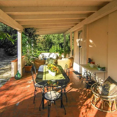 5 Bedroom In Di Comp, Dom wakacyjny *