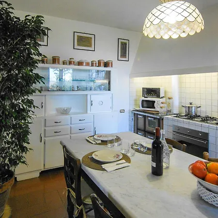 Дом отдыха 5 Bedroom In Di Comp, Castelvecchio (Pisa)